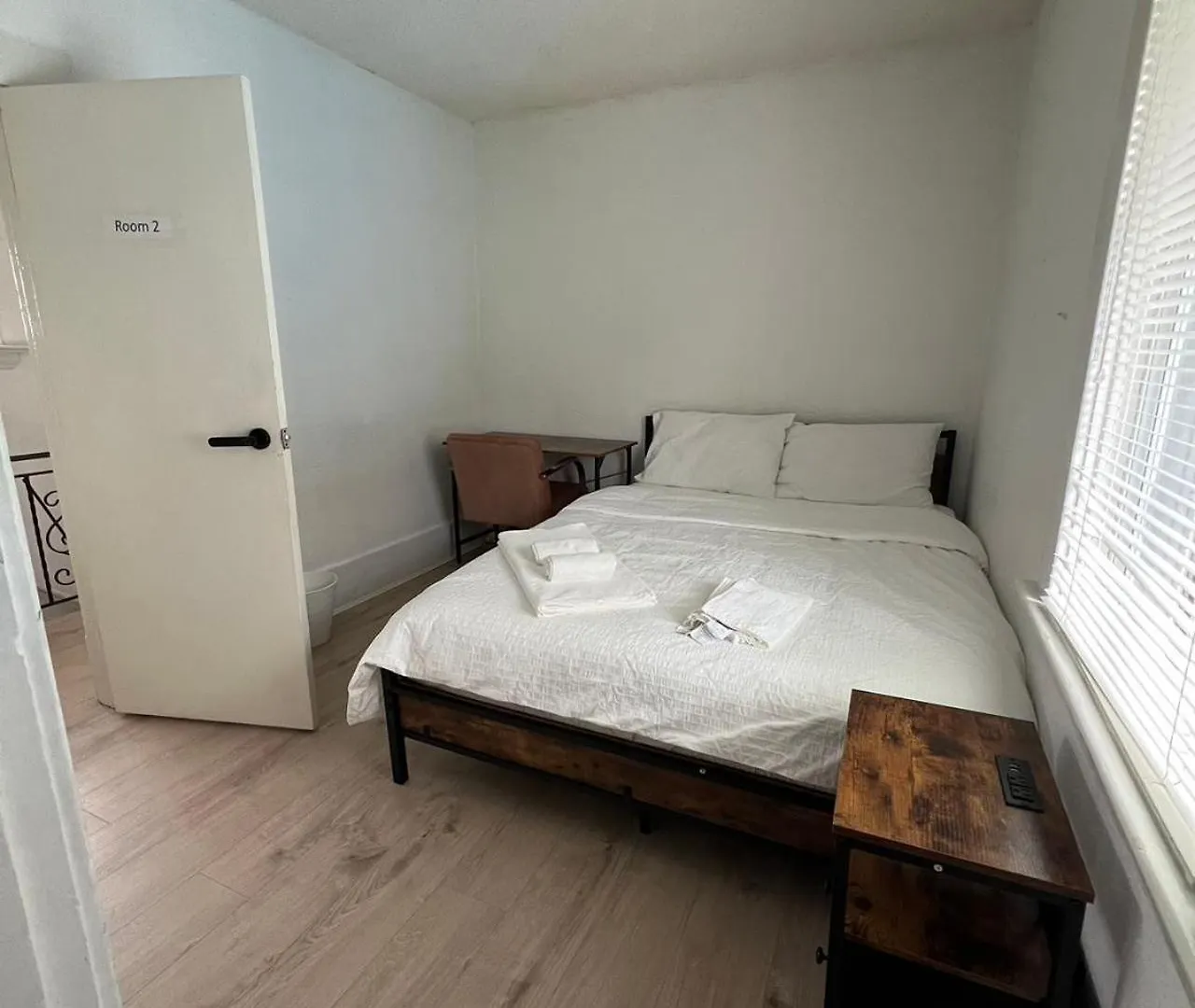 Larch House In Vancouver West Homestay