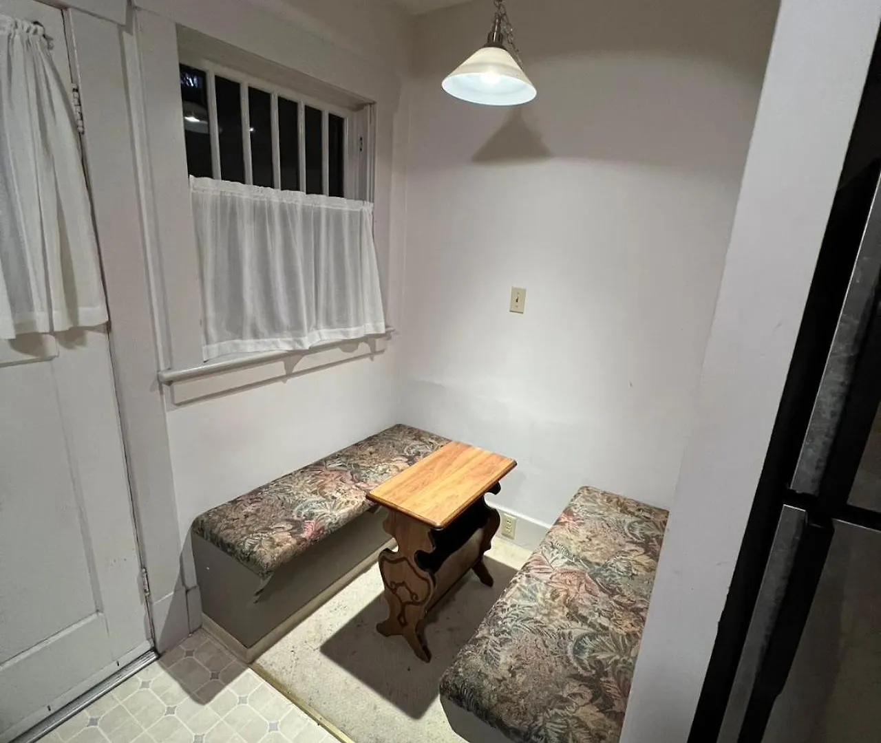 Homestay Larch House In Vancouver West
